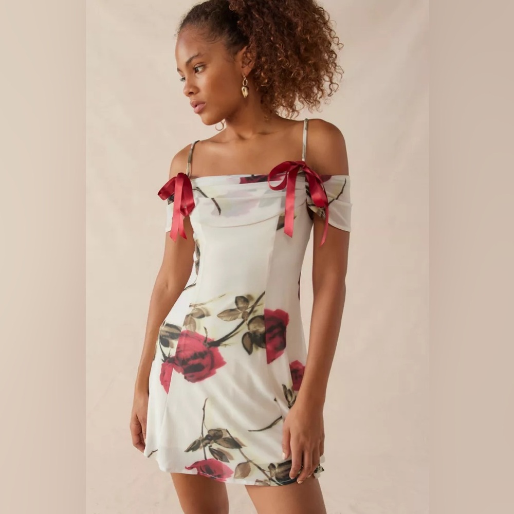 Kimchi Blue Allison Mini Dress in Red-Mult